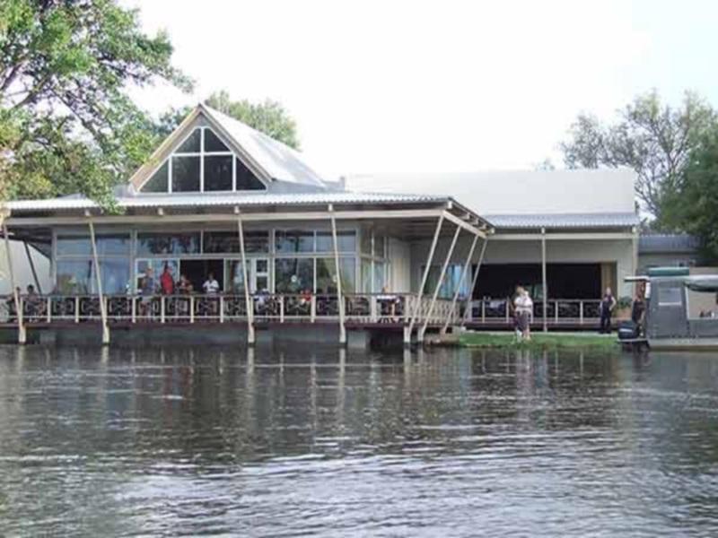 Protea Hotel By Marriott Zambezi River Lodge Katima Mulilo Eksteriør billede