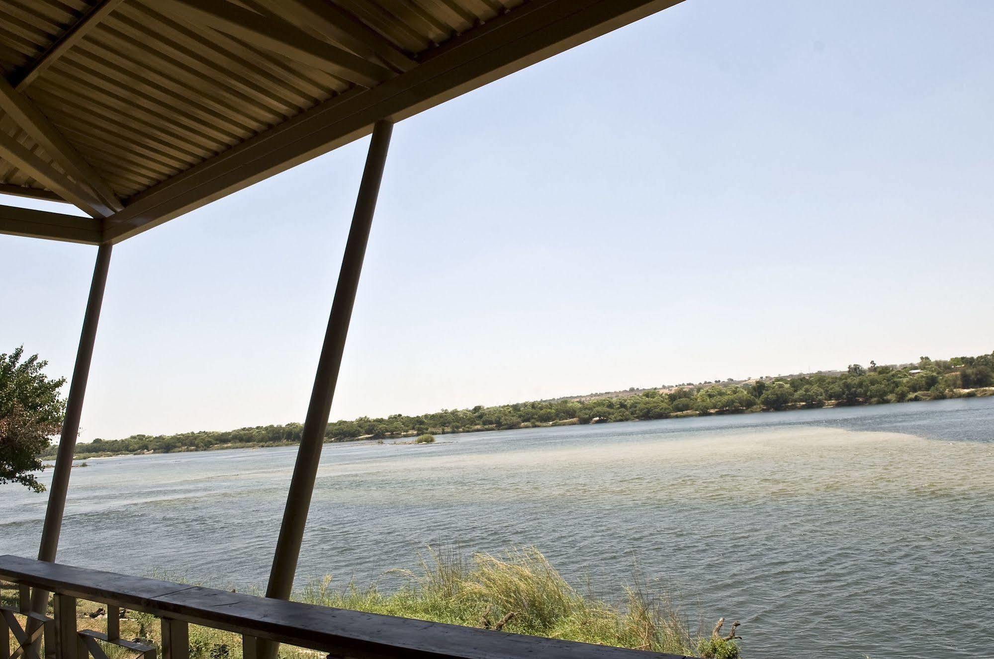 Protea Hotel By Marriott Zambezi River Lodge Katima Mulilo Eksteriør billede