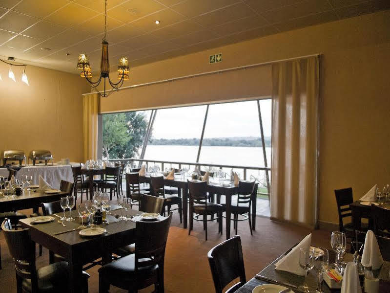 Protea Hotel By Marriott Zambezi River Lodge Katima Mulilo Eksteriør billede